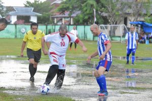Pj Bupati Kampar Resmi Turnamen Sepakbola Omputaka (Empat Puluh Tahun ke Atas) Cup I 2023