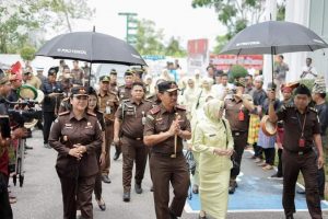 Kepala Kejaksaan Tinggi Riau dan Ketua Ikatan Adhyaksa Dharmakarini (IAD) Wilayah Riau Melakukan Kunjungan Kerja dan Supervisi Ikatan Adhyaksa Dharmakarini (IAD) Wilayah Riau di Kejaksaan Negeri Rokan Hilir
