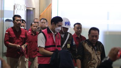 Tim Penyidik Menahan Tersangka HM Selaku Perwakilan PT RBT dalam Perkara Komoditas Timah